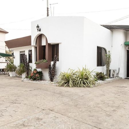 Hill View Hotel West Airport Accra Exteriör bild