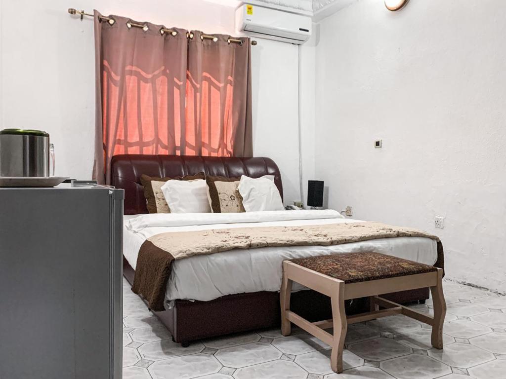 Hill View Hotel West Airport Accra Exteriör bild