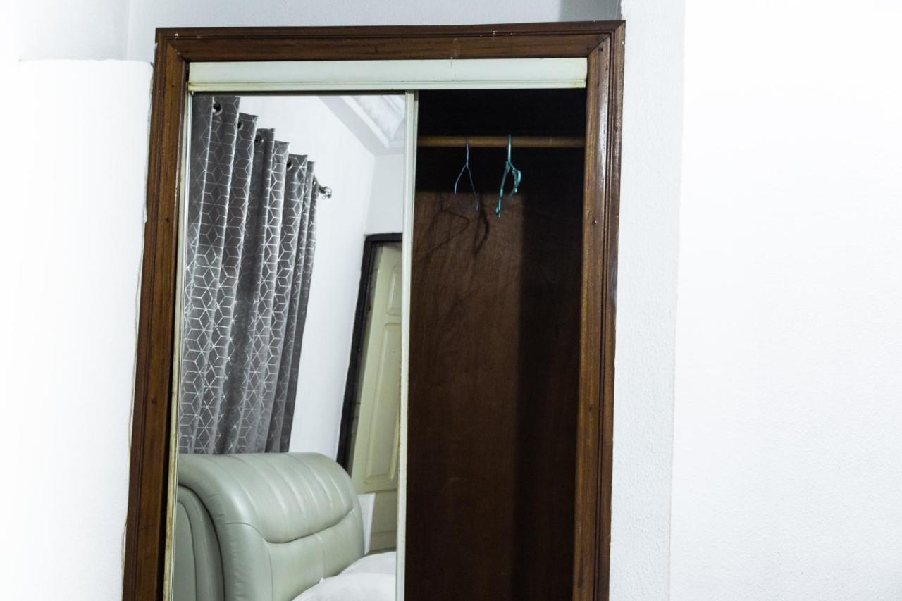 Hill View Hotel West Airport Accra Exteriör bild