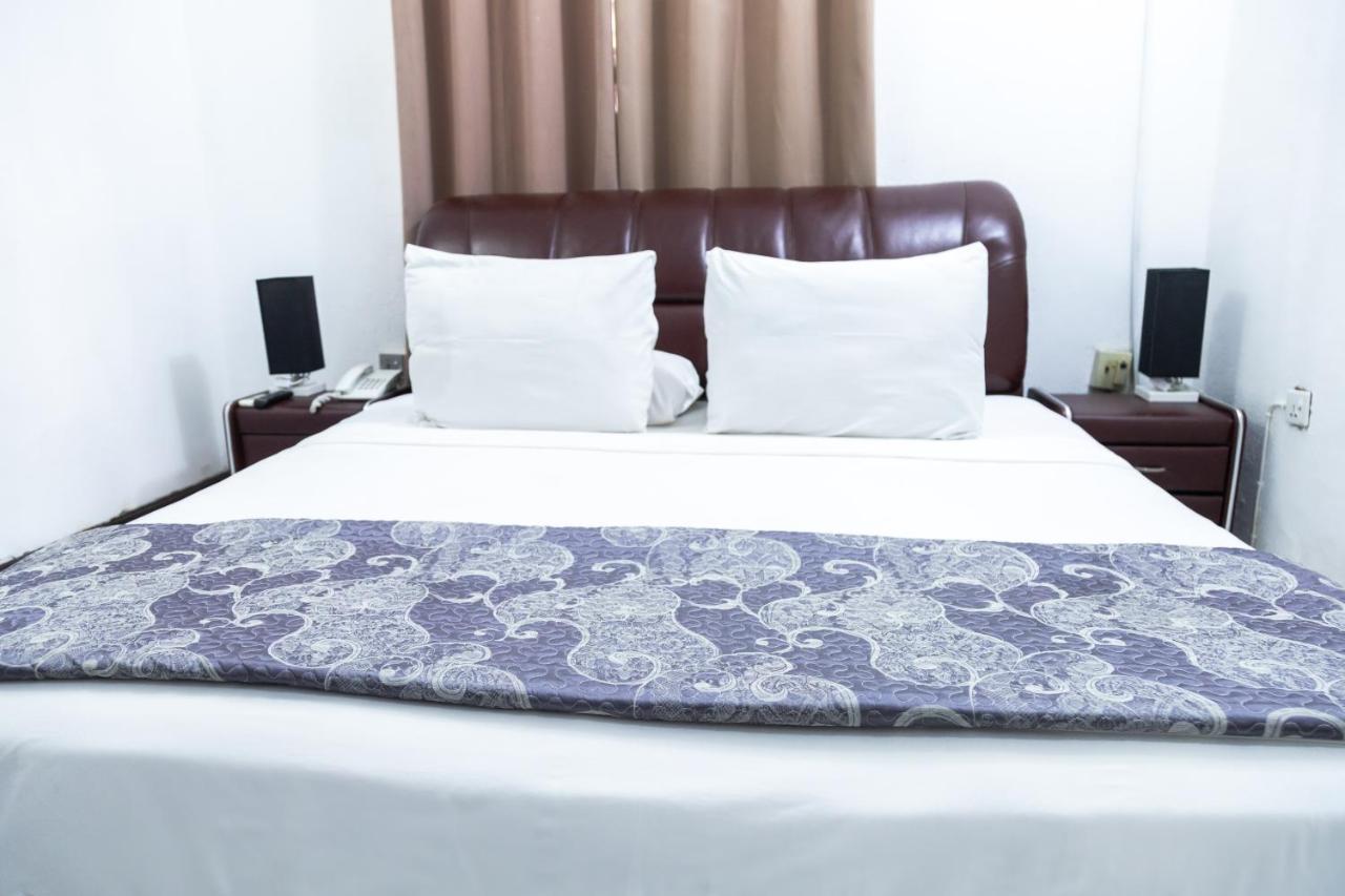 Hill View Hotel West Airport Accra Exteriör bild